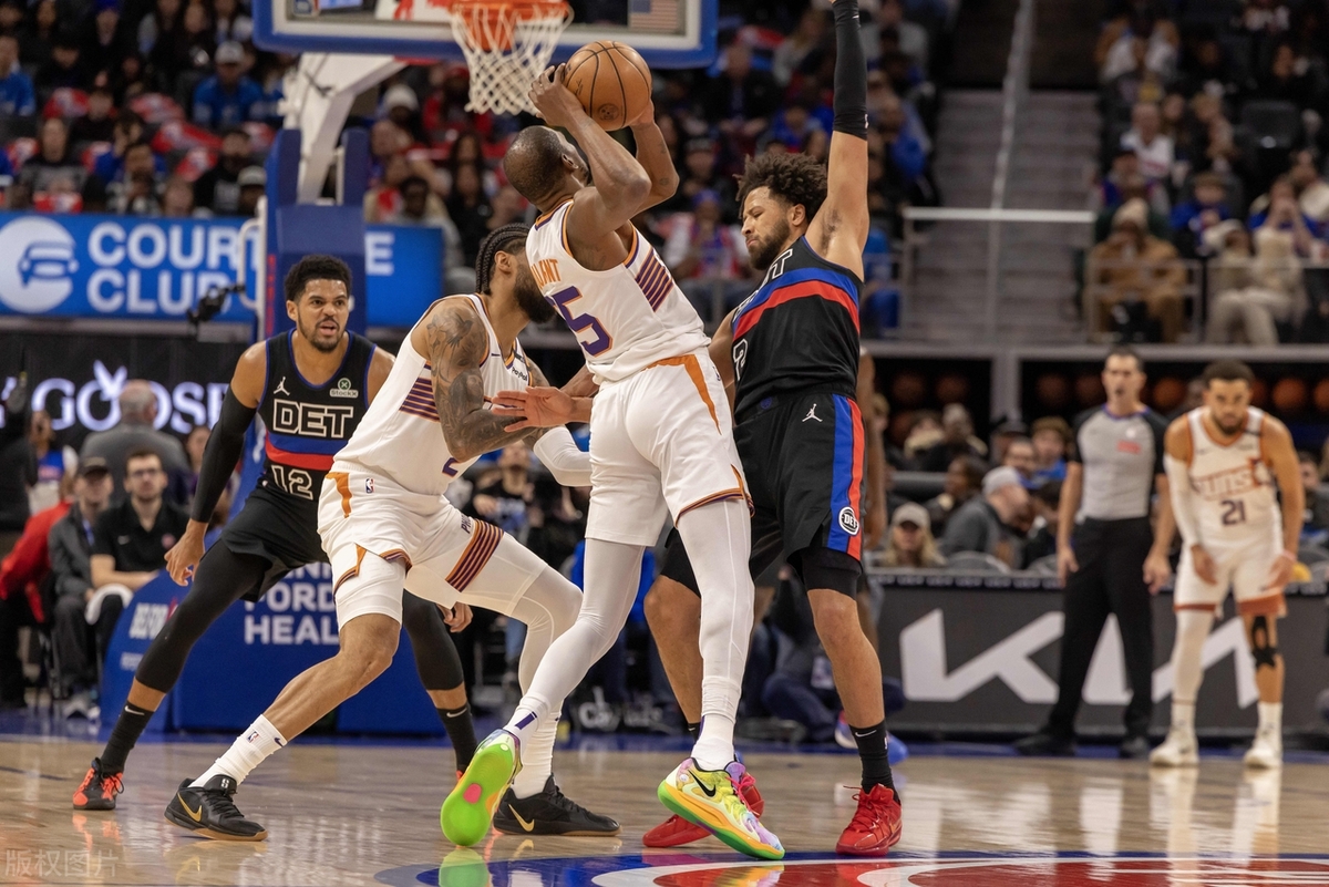 转折点!皇家马德里篮板制胜,NBA季后赛赛前攻防权衡,悬念犹存,阵容厚度经受考验的简单介绍-九游会入口