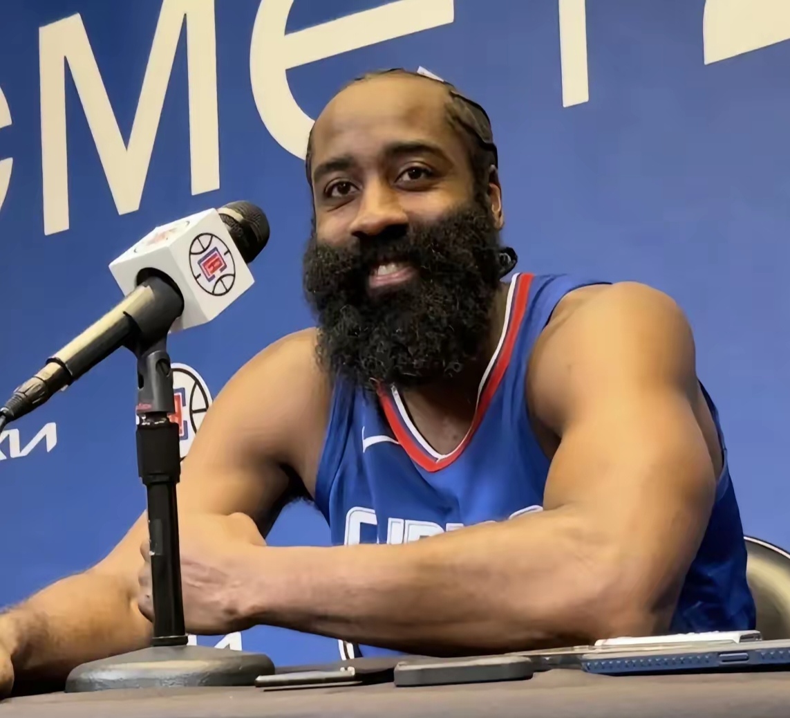 包含赛地聚焦：国王杯窗口期热度飙升，休斯敦火箭迎来里程碑，压力陡增，资深球员宣示担当的词条